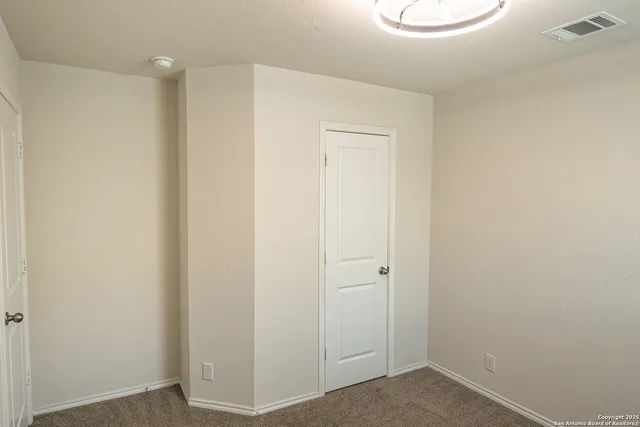 $1,600 | 1110 Andean Emerald, San Antonio, TX 78253