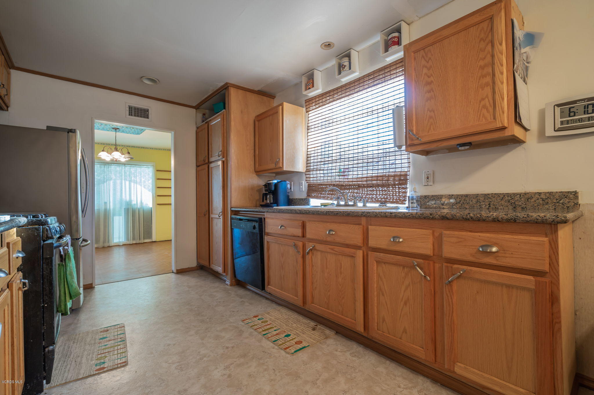 5250 Mildred Street Simi Valley, CA 93063 - Photo 9 of 30 5250+Mildred+St+Simi+Valley-8-web-Kitche