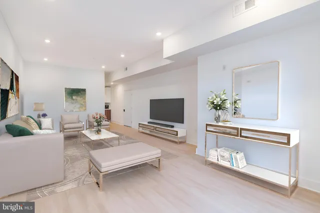 $2,375 | 4408 Lancaster Avenue, Unit 401, Philadelphia, PA 19104