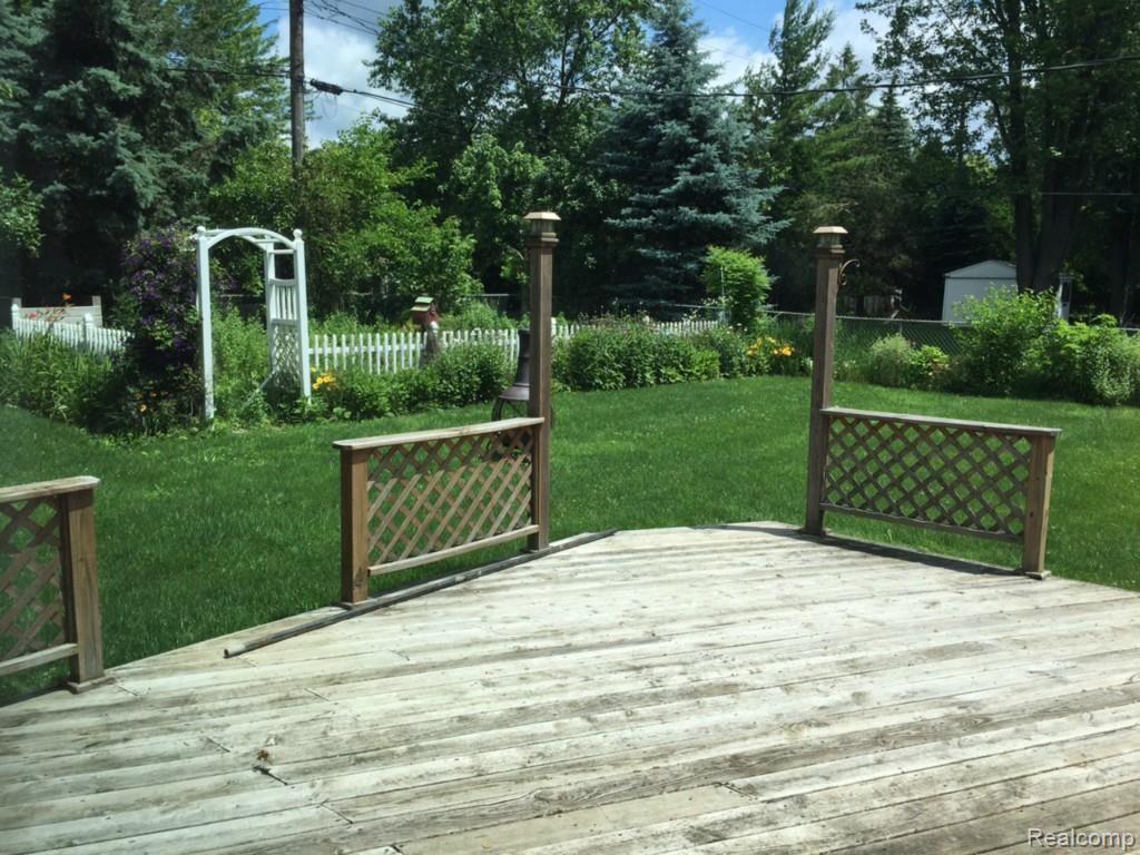 428 Gamma Road Walled Lake, MI 48390 - Photo 7 of 42 IMG_7247.jpg
