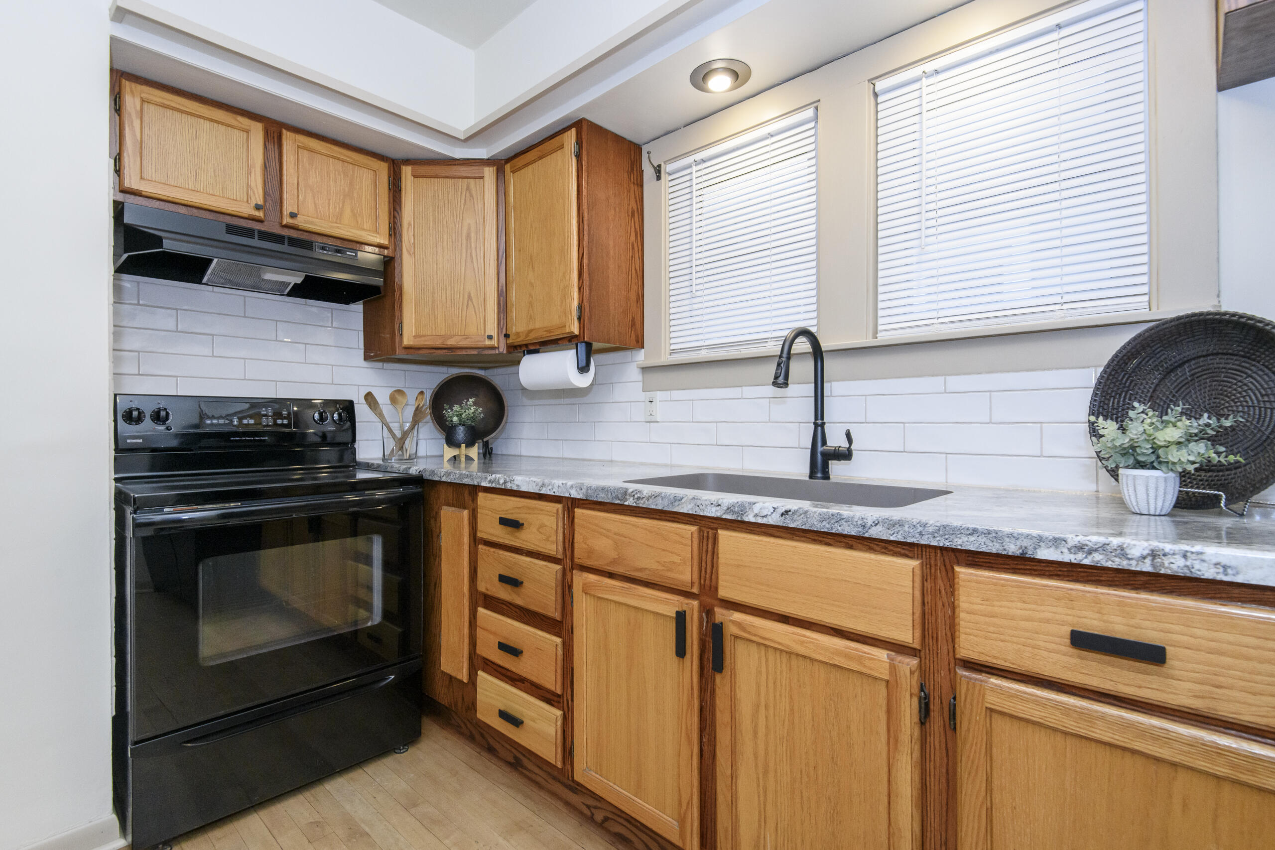 3848 South 2nd Street Milwaukee, WI 53207 - Photo 8 of 31 Appliances Are Included