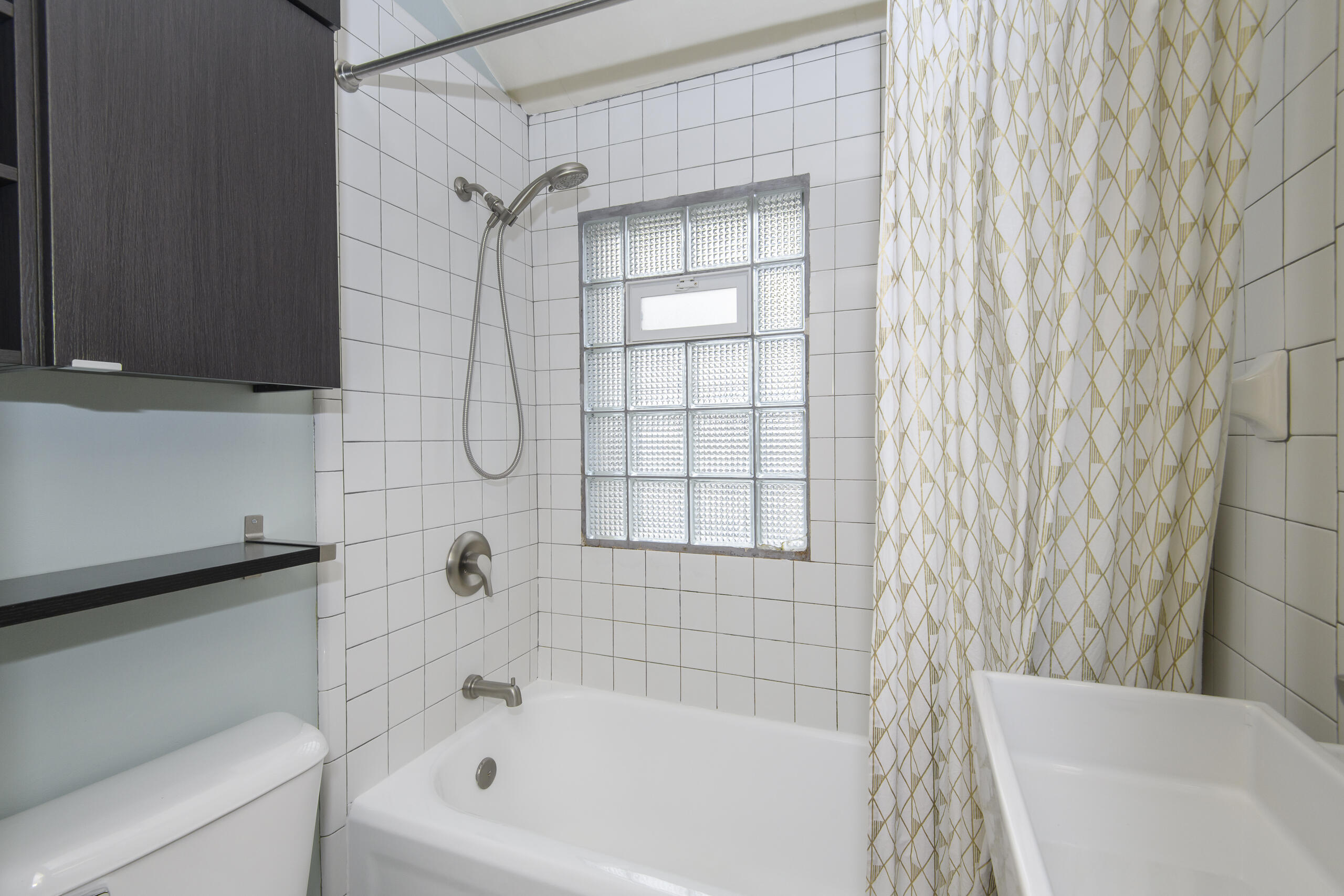 3848 South 2nd Street Milwaukee, WI 53207 - Photo 15 of 31 Full Bath on 2nd Floor