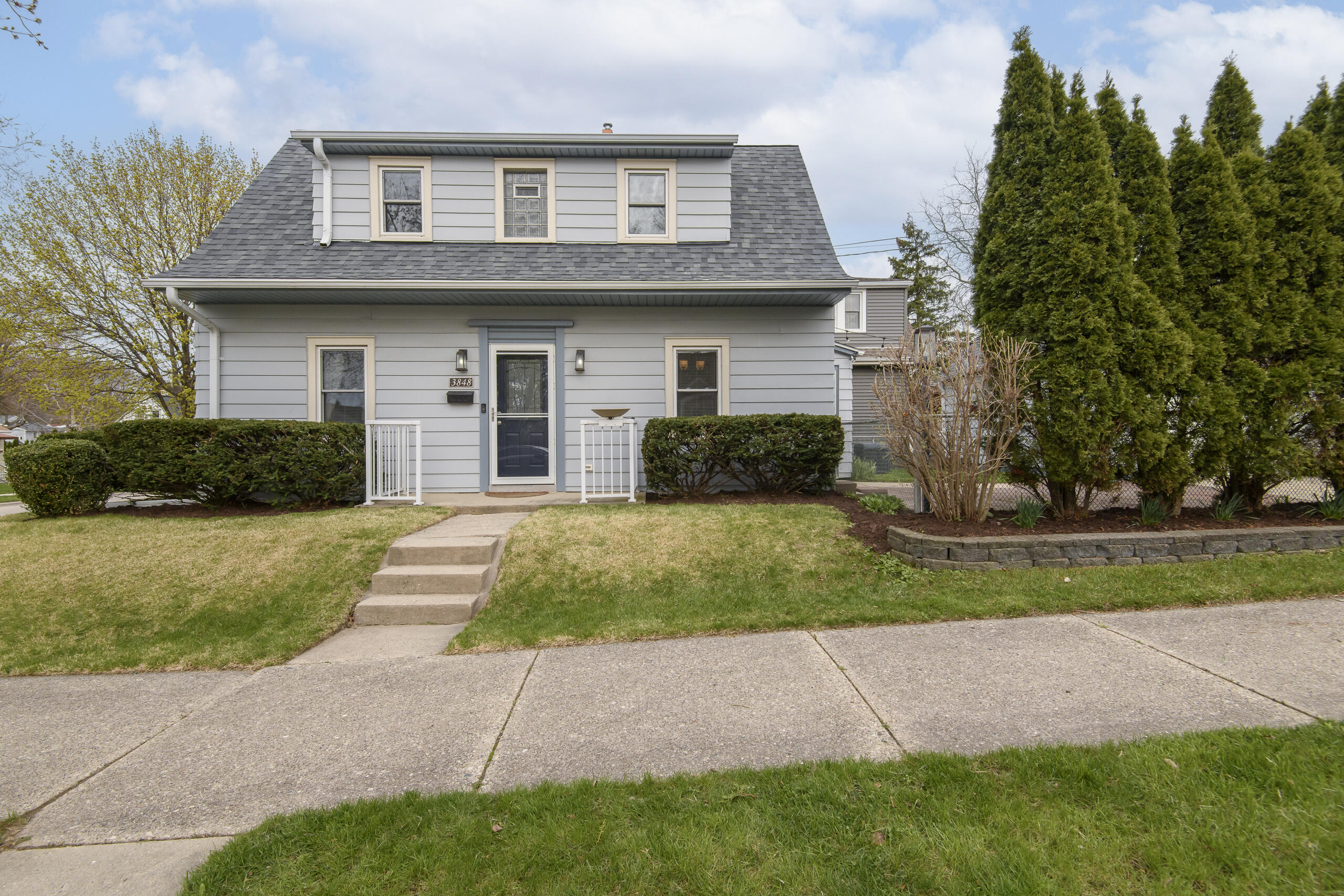 3848 South 2nd Street Milwaukee, WI 53207 - Photo 24 of 31 Front