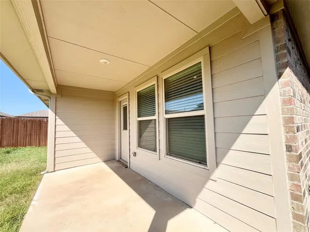 $2,300 | 124 Greengate Drive, Boyd, TX 76023