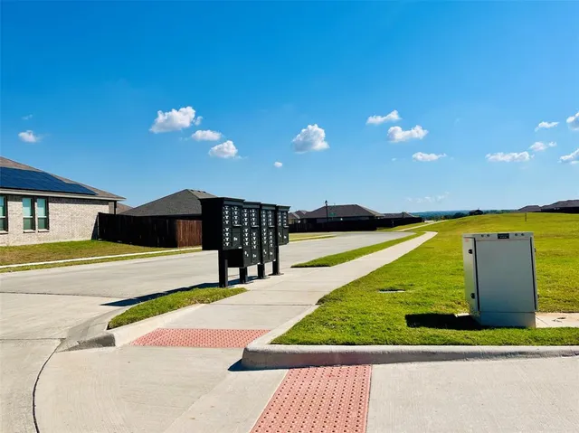 $2,300 | 124 Greengate Drive, Boyd, TX 76023