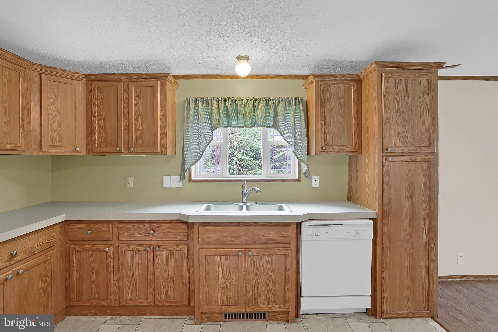 555 Bremer Road Dover, PA 17315 - Photo 18 of 39