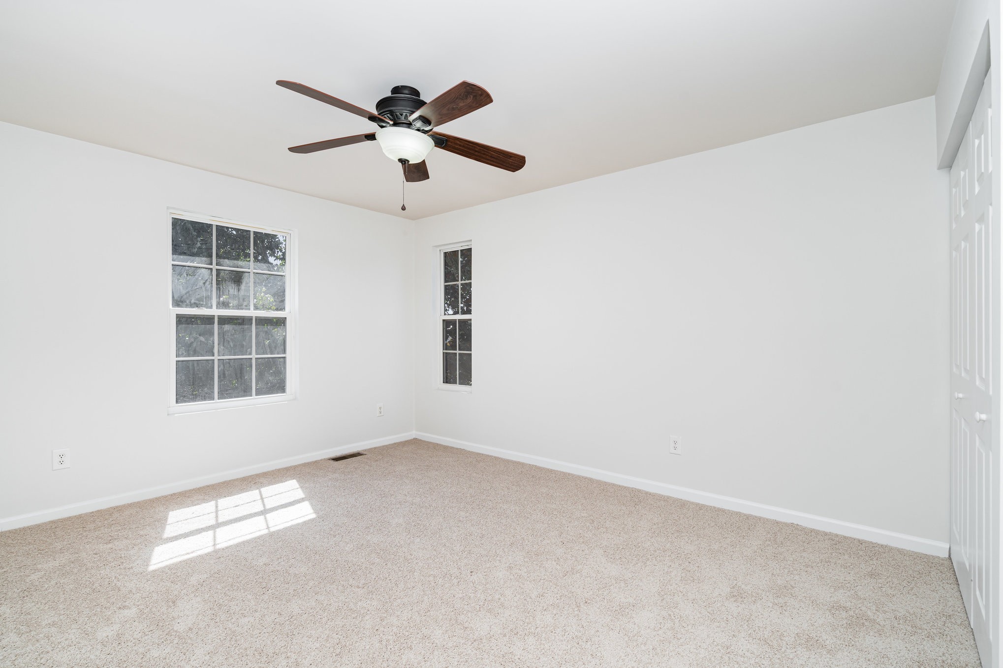 2005 Silverton Circle Spring Hill, TN 37174 - Photo 12 of 34 a view of an empty room with a window