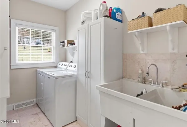 $779,000 | 136 Wormer Road, Guilderland, NY 12186