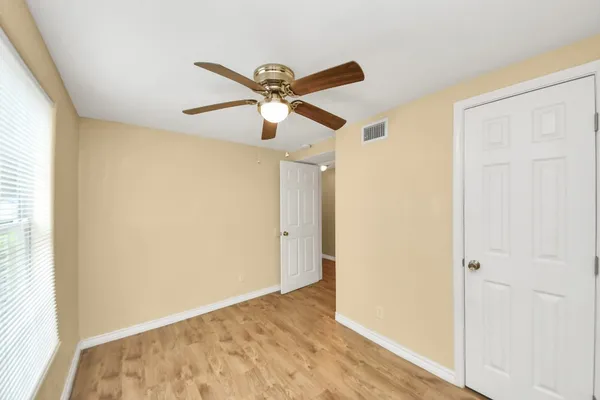 $1,095 | 706 Harris Avenue, Unit 3, Pasadena, TX 77502