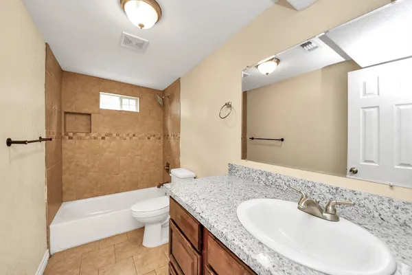 $1,095 | 706 Harris Avenue, Unit 3, Pasadena, TX 77502