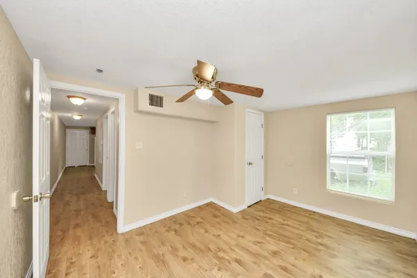 $1,095 | 706 Harris Avenue, Unit 3, Pasadena, TX 77502