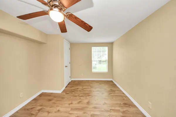$1,095 | 706 Harris Avenue, Unit 3, Pasadena, TX 77502