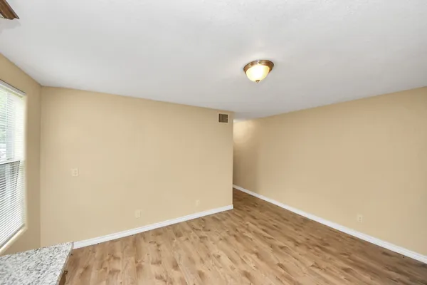 $1,095 | 706 Harris Avenue, Unit 3, Pasadena, TX 77502