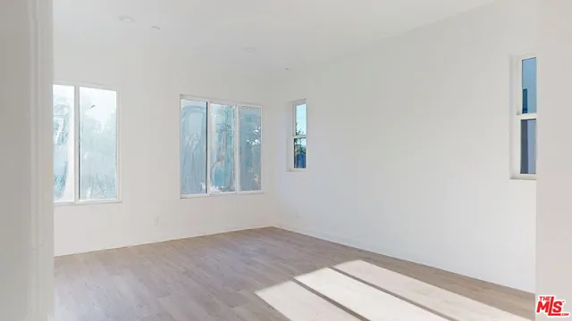 $5,100 | 8456 North Camelia Court, Winnetka, CA 91306