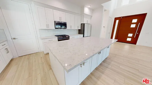 $5,100 | 8456 North Camelia Court, Winnetka, CA 91306