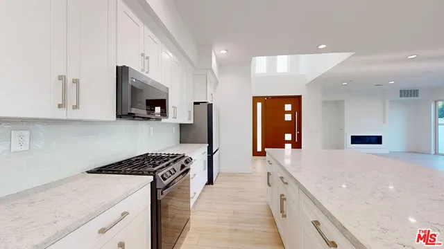 $5,100 | 8456 North Camelia Court, Winnetka, CA 91306