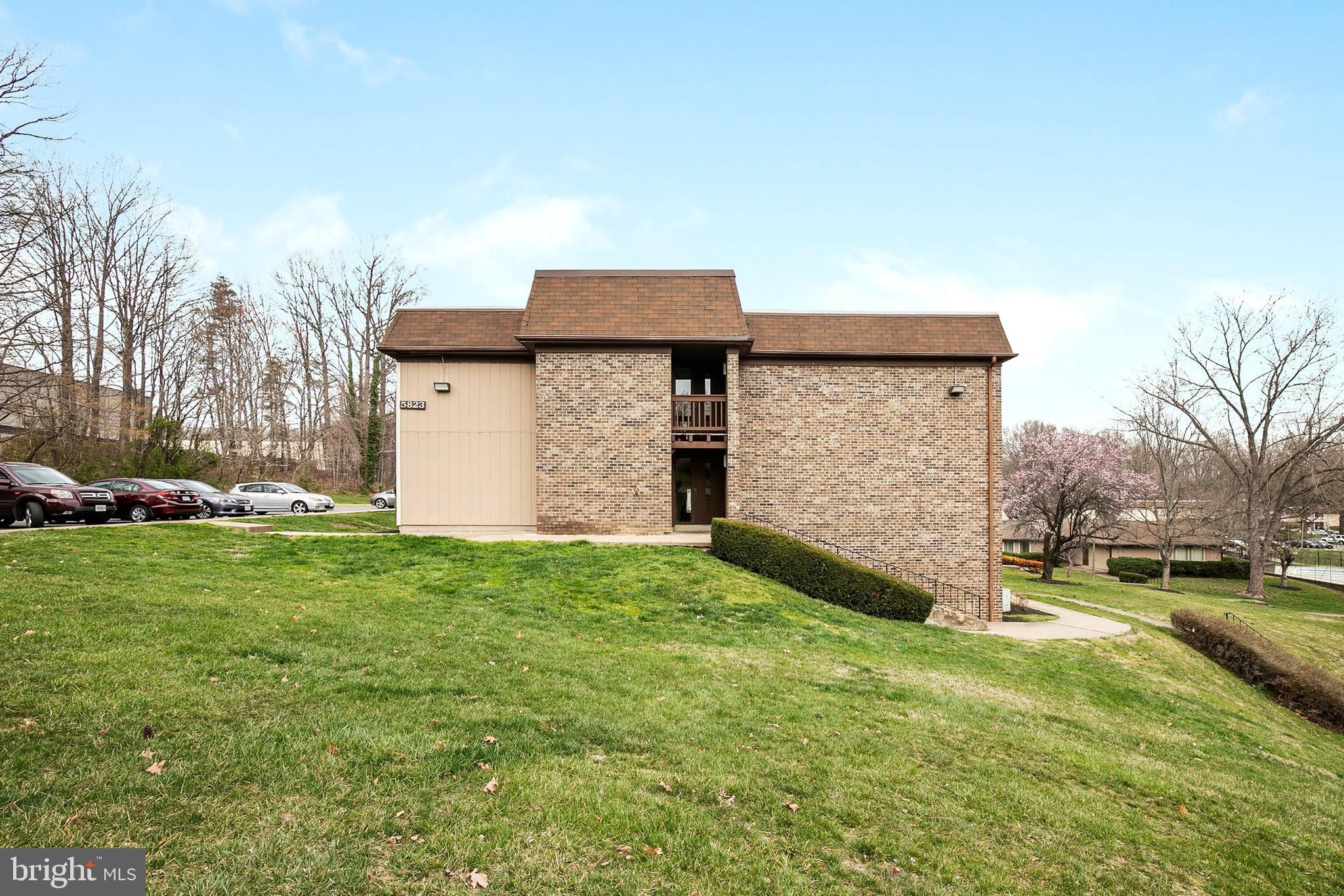 5823 Royal Ridge Drive, Unit O Springfield, VA 22152 - Photo 2 of 27 Gallery Image 2