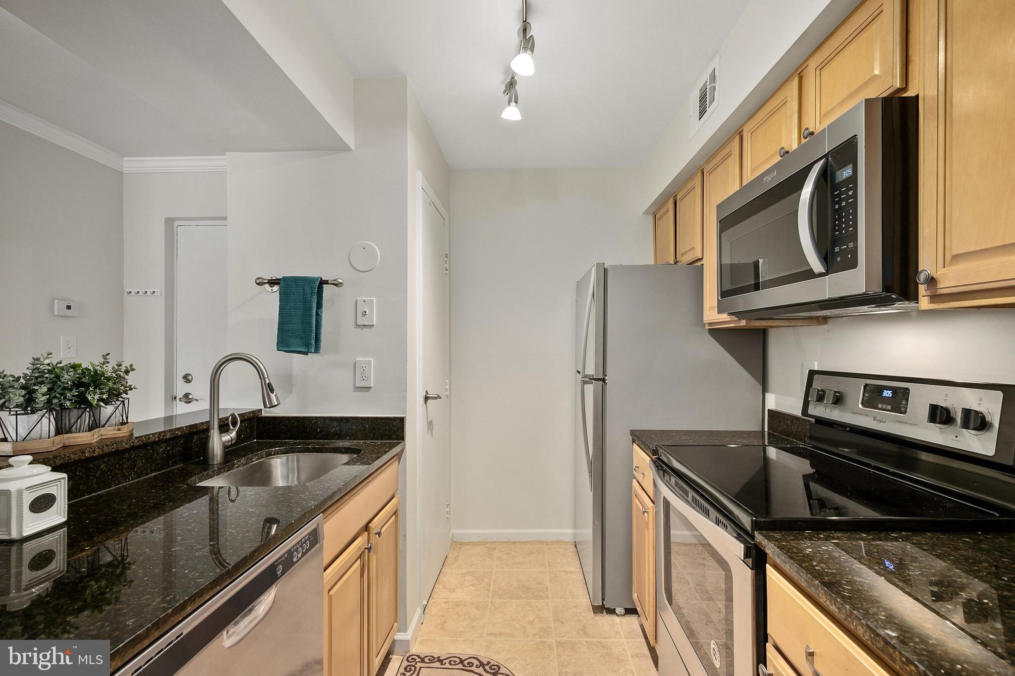5823 Royal Ridge Drive, Unit O Springfield, VA 22152 - Photo 6 of 27 Gallery Image 6