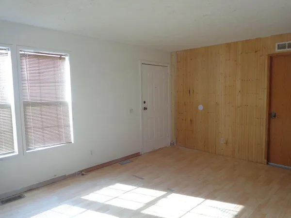 $234,900 | 222 4th Street, Grand Junction, MI 49056