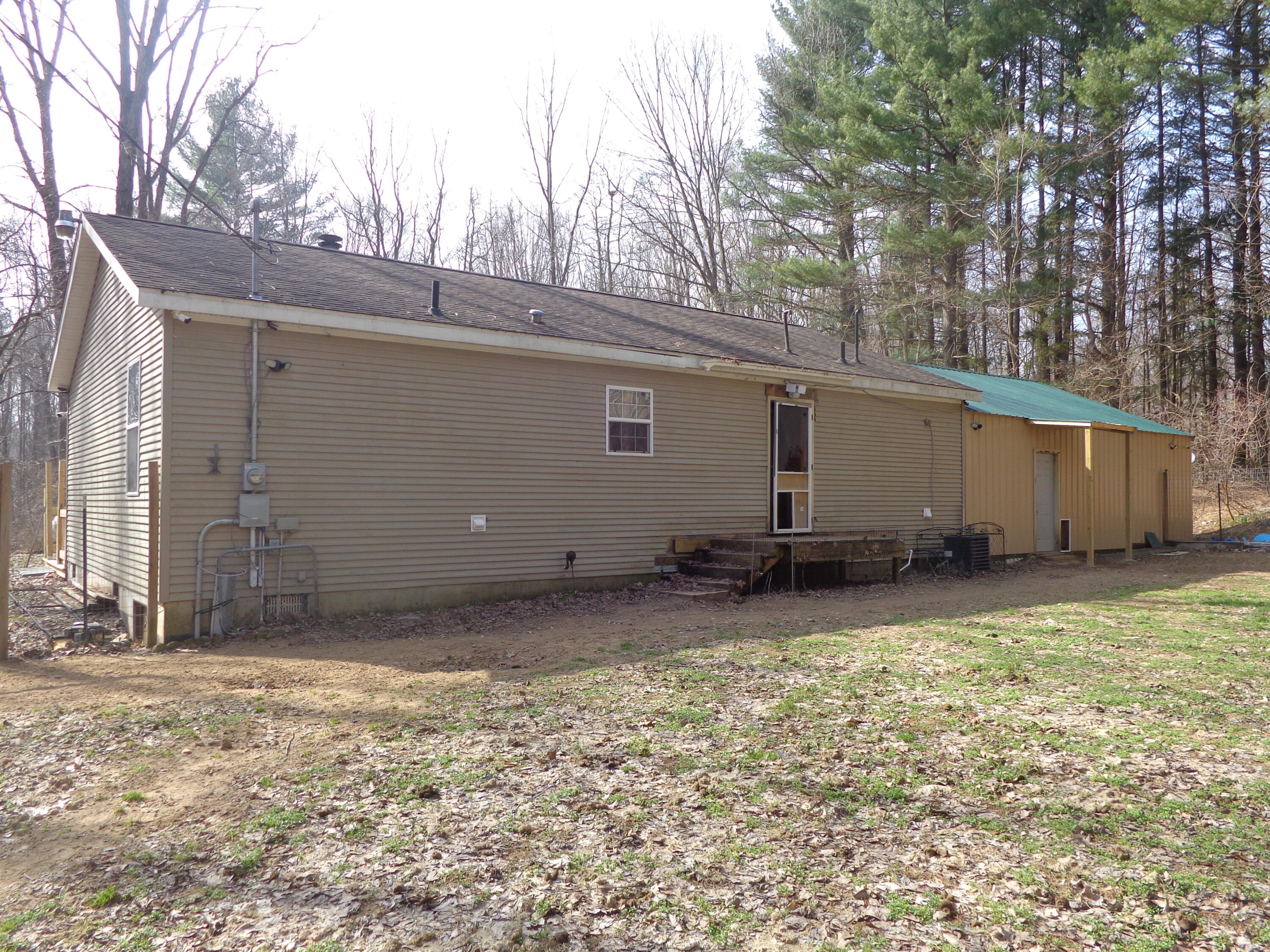 222 4th Street Grand Junction, MI 49056 - Photo 4 of 33 DSC00037