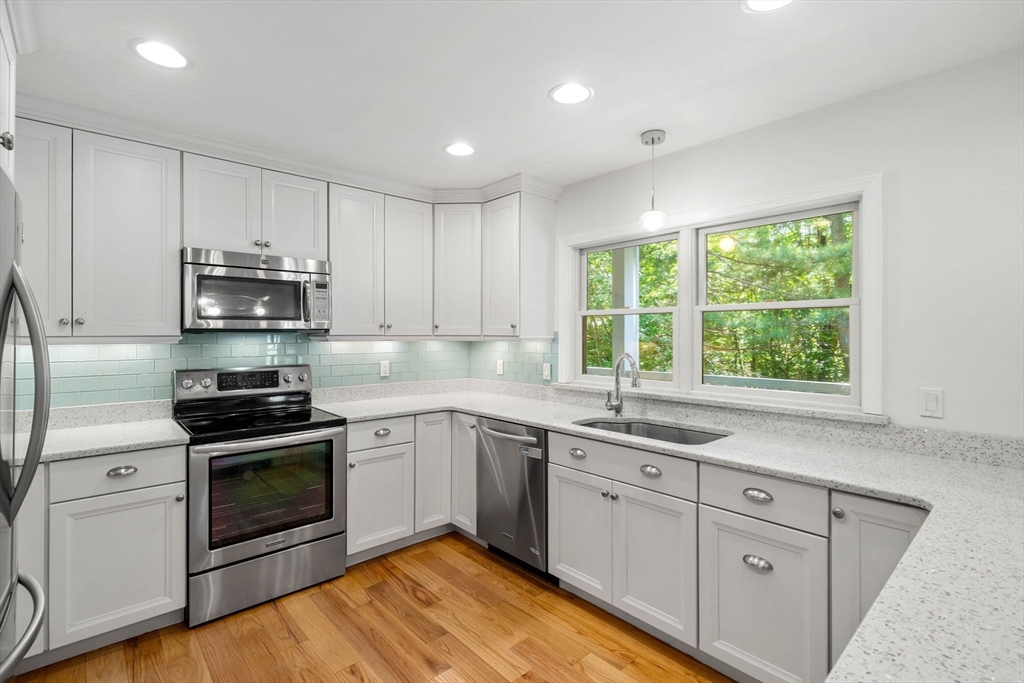 4 Deer Haven Road Beverly, MA 01915 - Photo 2 of 39