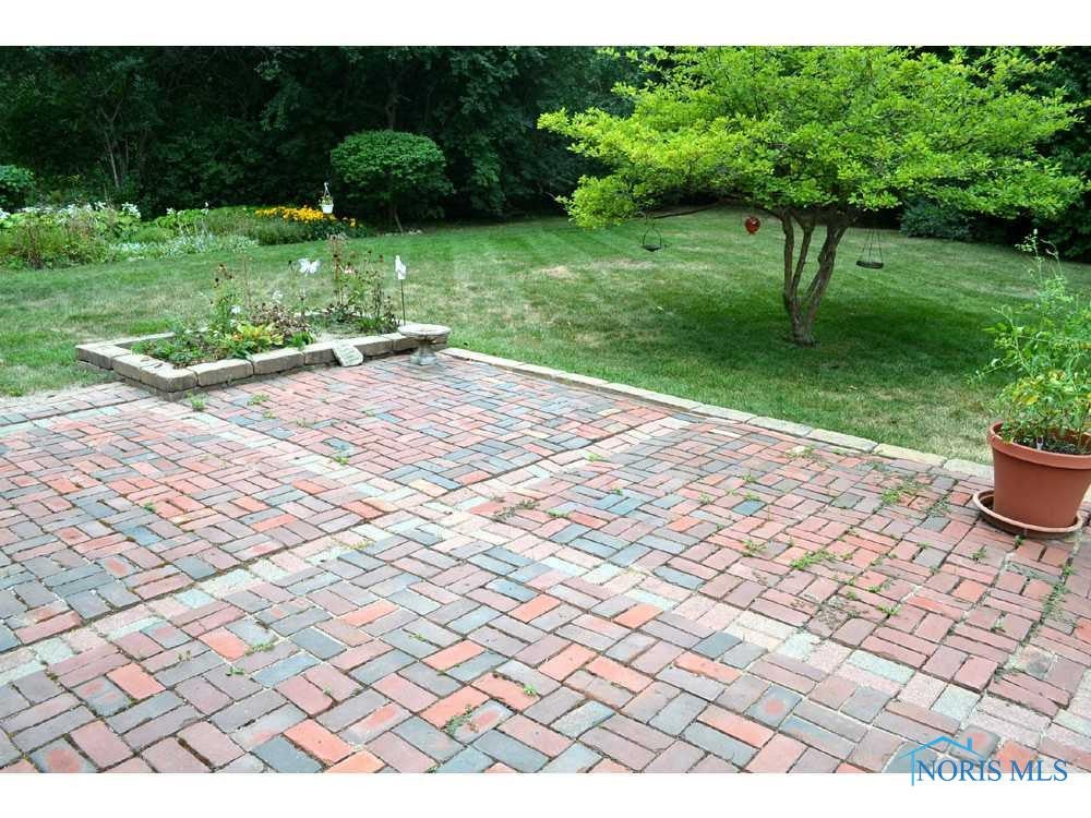 25415 Thompson Road Perrysburg, OH 43551 - Photo 9 of 17 Gallery Image 9