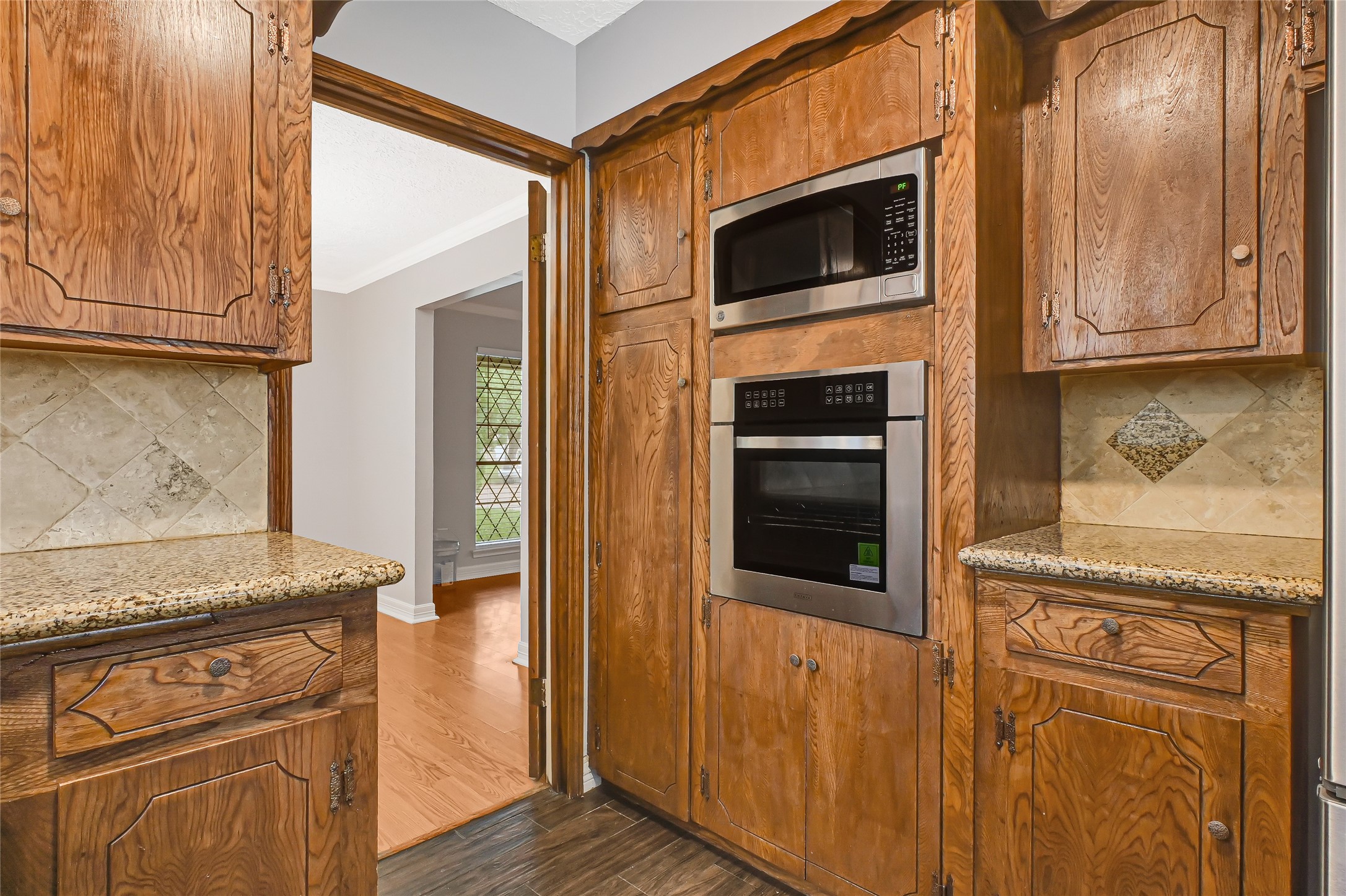 2107 North Rayburn Court Pasadena, TX 77502 - Photo 11 of 20