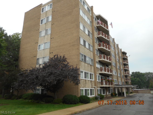 6640 Pearl Road, Unit 208 Cleveland, OH 44130 - Photo 1 of 11 Gallery Image 1