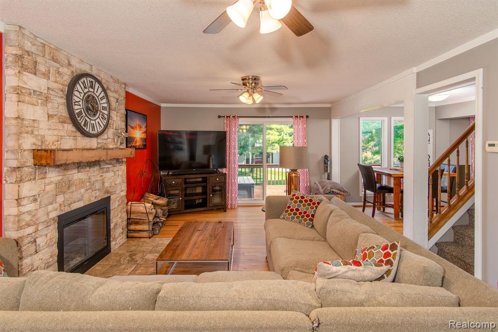 820 West Silver Lake Road Fenton, MI 48430 - Photo 6 of 38
