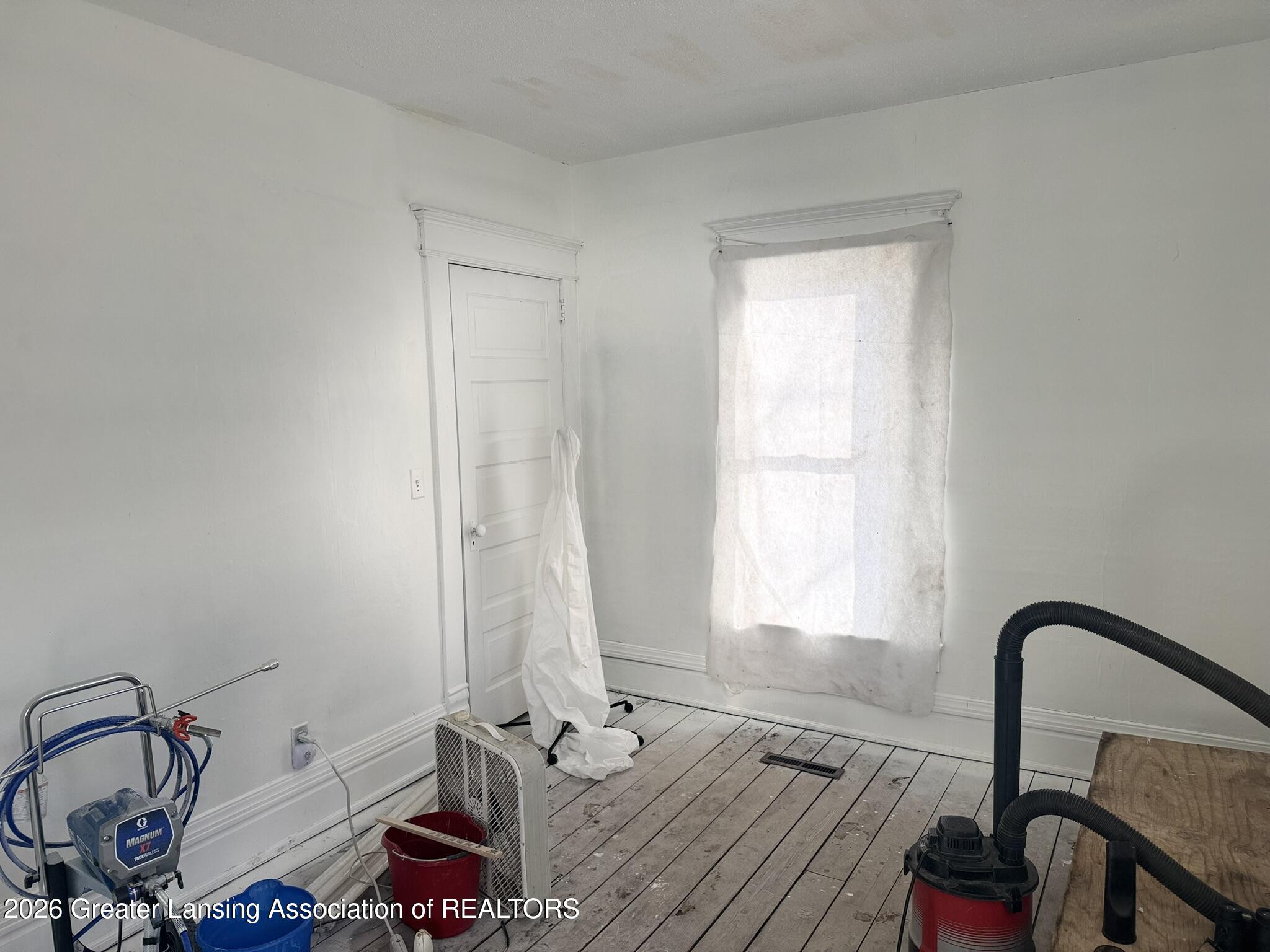 1674 East Clinton Trail Charlotte, MI 48813 - Photo 11 of 19 IMG_8222