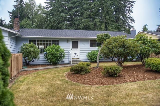 17920 Bellflower Road Bothell, WA 98012 - Photo 2 of 15