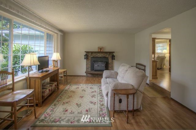 17920 Bellflower Road Bothell, WA 98012 - Photo 4 of 15
