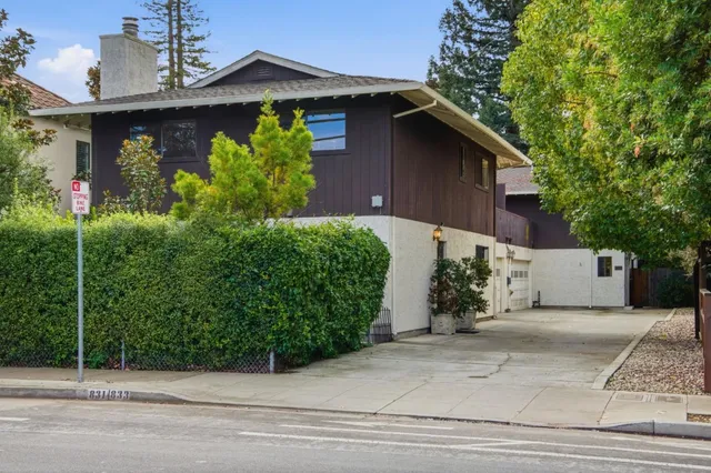 $3,000,000 | 831 University Avenue, Unit 831833, Menlo Park, CA 94025