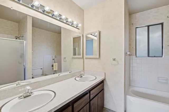 $3,000,000 | 831 University Avenue, Unit 831833, Menlo Park, CA 94025