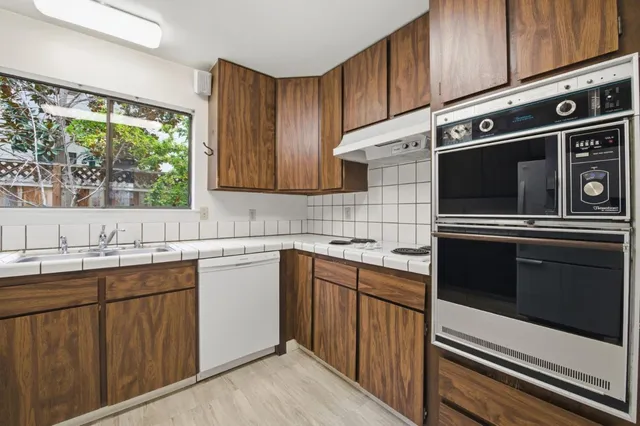 $3,000,000 | 831 University Avenue, Unit 831833, Menlo Park, CA 94025