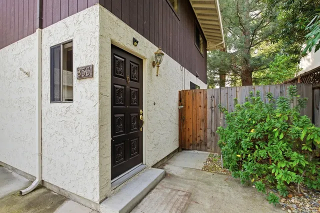 $3,000,000 | 831 University Avenue, Unit 831833, Menlo Park, CA 94025