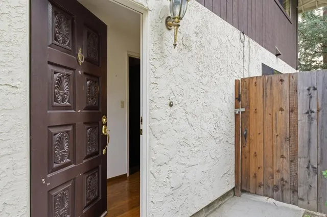 $3,000,000 | 831 University Avenue, Unit 831833, Menlo Park, CA 94025