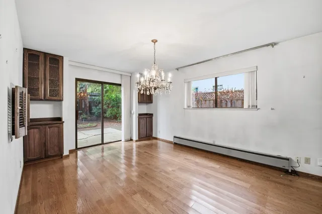 $3,000,000 | 831 University Avenue, Unit 831833, Menlo Park, CA 94025