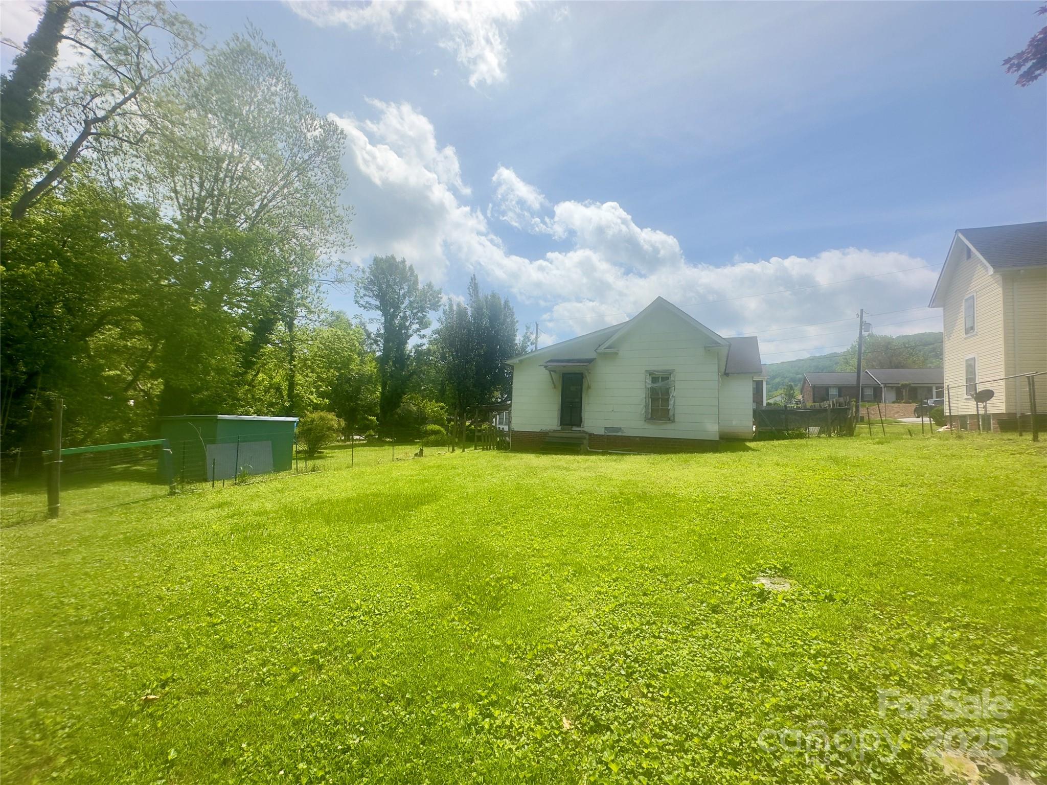 175 Spring Street Marion, NC 28752 - Photo 4 of 16 Gallery Image 4