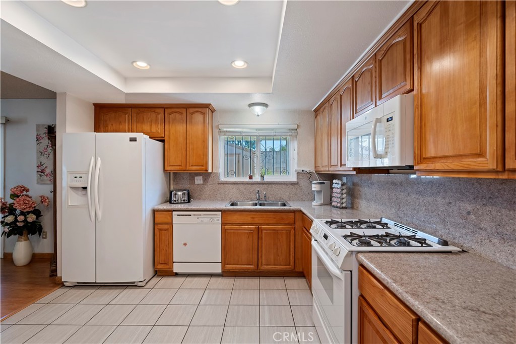 1400 Terrace Rialto, CA 92376 - Photo 15 of 40