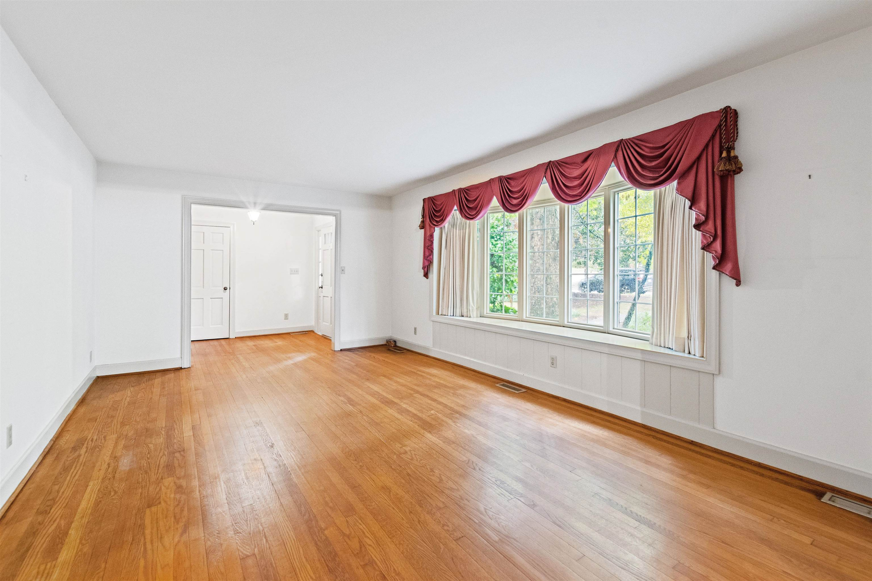 1901 Myron Drive Raleigh, NC 27607 - Photo 5 of 39 Photo 5