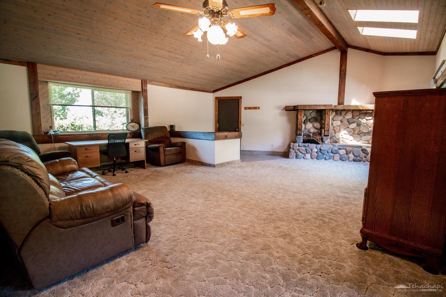 26851 Bear Valley Road Tehachapi, CA 93561 - Photo 33 of 48 Gallery Image 33