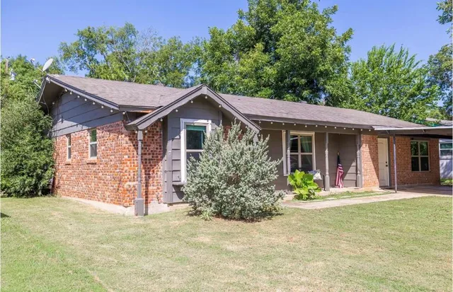 $189,900 | 2309 13th Street, Brownwood, TX 76801