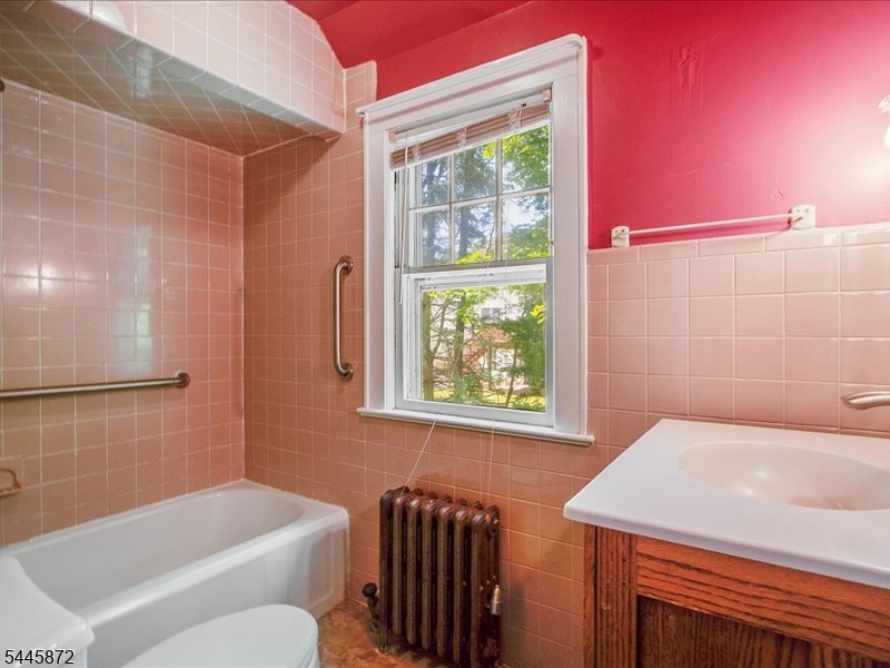 35 Jordan Terrace Dover, NJ 07801 - Photo 18 of 33