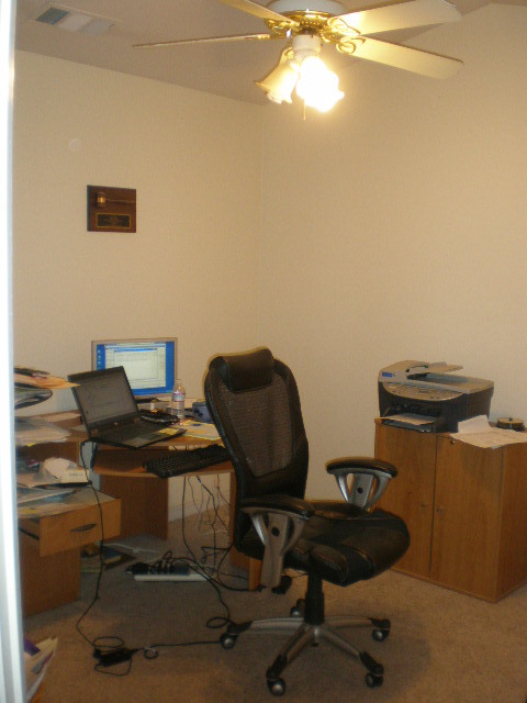 10246 Rd Runner Way Redding, CA 96003 - Photo 18 of 21 office/den