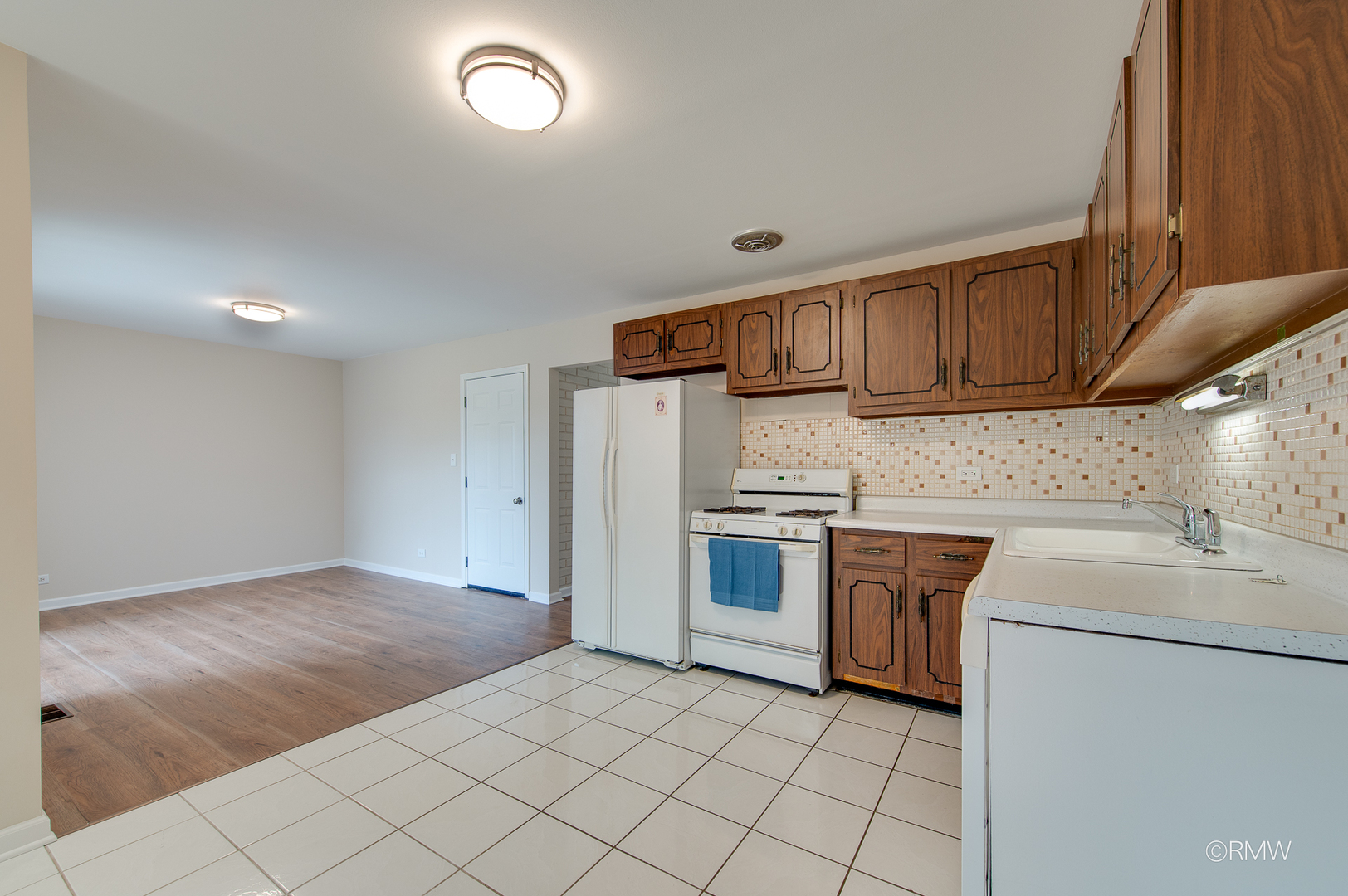 691 Westmere Road Des Plaines, IL 60016 - Photo 9 of 30 Gallery Image 9