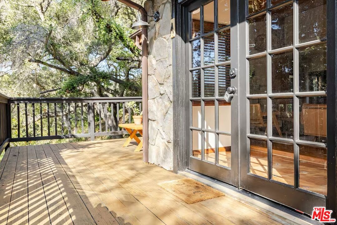 178 Muerdago Road Topanga, CA 90290 - Photo 7 of 73