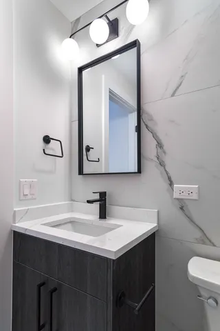 $949,000 | 4246 North Kimball Avenue, Chicago, IL 60618