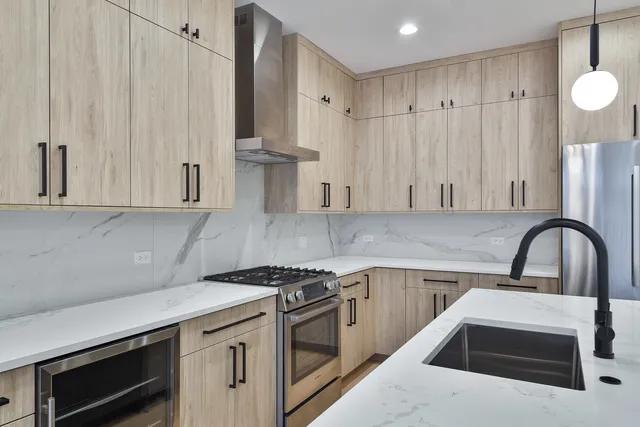 $949,000 | 4246 North Kimball Avenue, Chicago, IL 60618