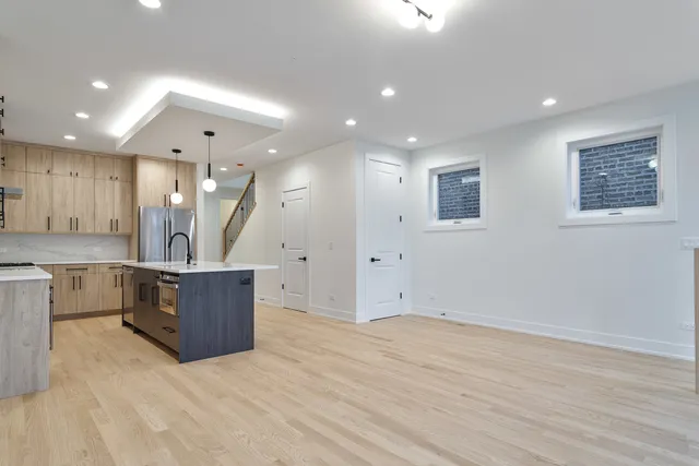 $949,000 | 4246 North Kimball Avenue, Chicago, IL 60618